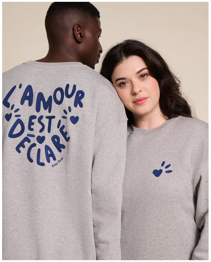 EMOI EMOI - Sweat unisexe - L'amour est déclaré - Gris EMOI EMOI - Sweat unisexe - L'amour est déclaré - Gris