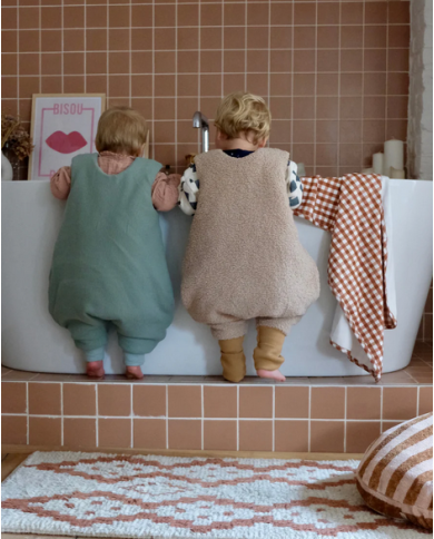 TANTE REINE - Gigoteuse à pieds - Teddy