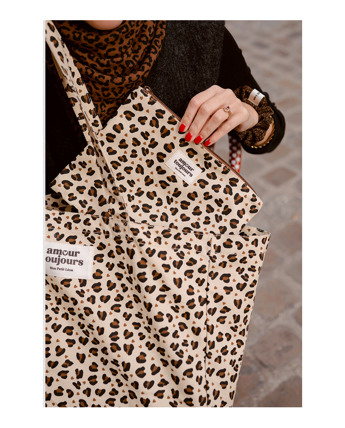 MON PETIT LEON - Pochette en toile de coton - Léopard Cœur